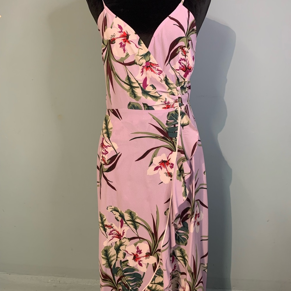 Brand name : Jennifer Lopez Color: Lavender and floral maxi dress Size: XS